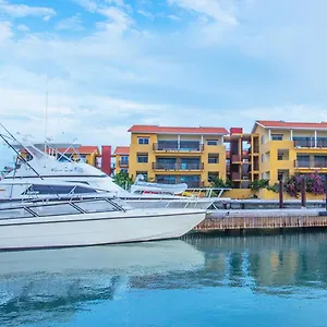 https://palapa-beach-resort-curacao.comcaribbean.com