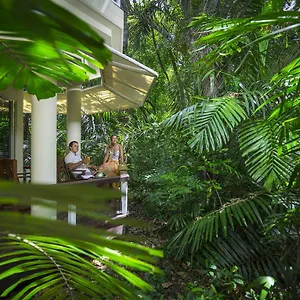 https://green-island-resort.queenslandhotels.net